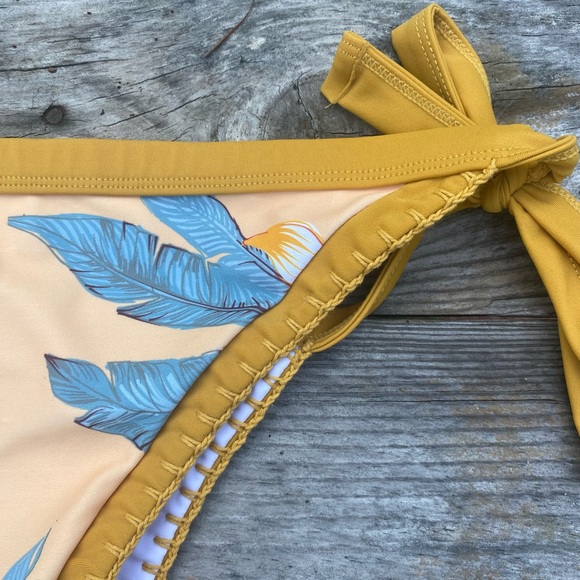 Koleha Floral Bikini Bottoms // Palma Tie - Picture 3 of 5